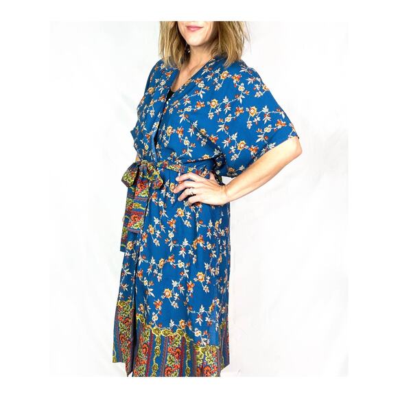 Blue Floral Kimono - Picture 2 of 3